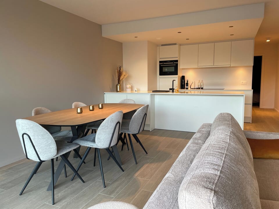 Apartment | Dining