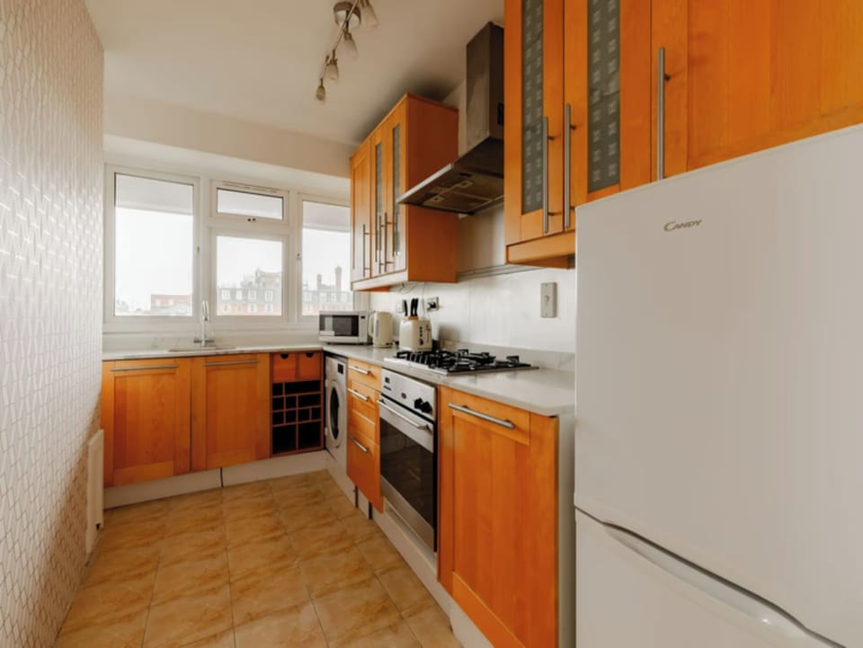 Apartment, 2 Bedrooms, Smoking, City View | Interior