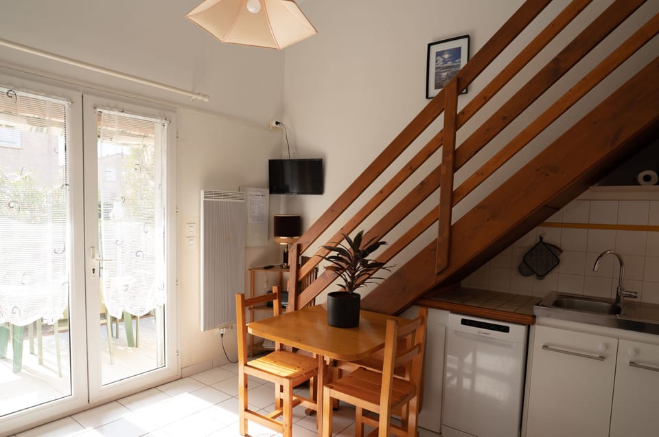 Living room with open kitchen