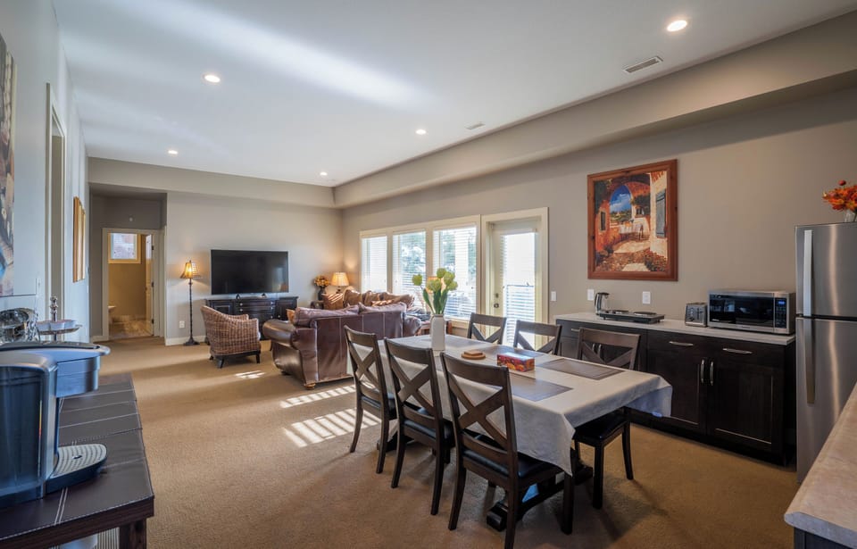 10 feet high Spacious Living room
