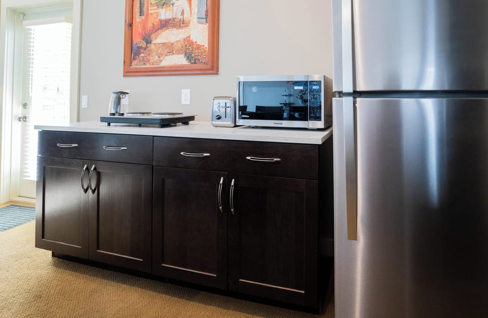 Upgraded cabinets and appliances