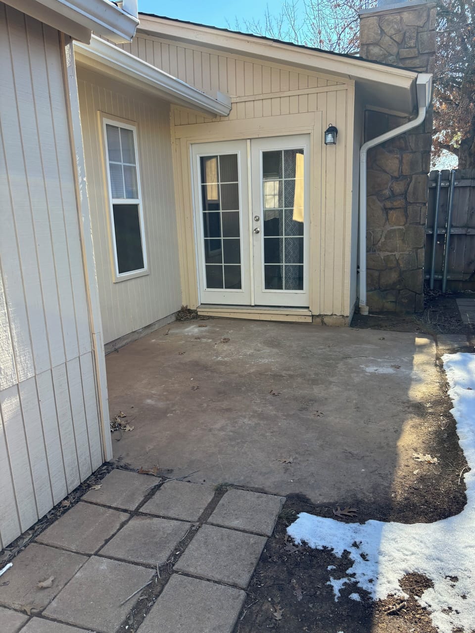 Spacious back yard
