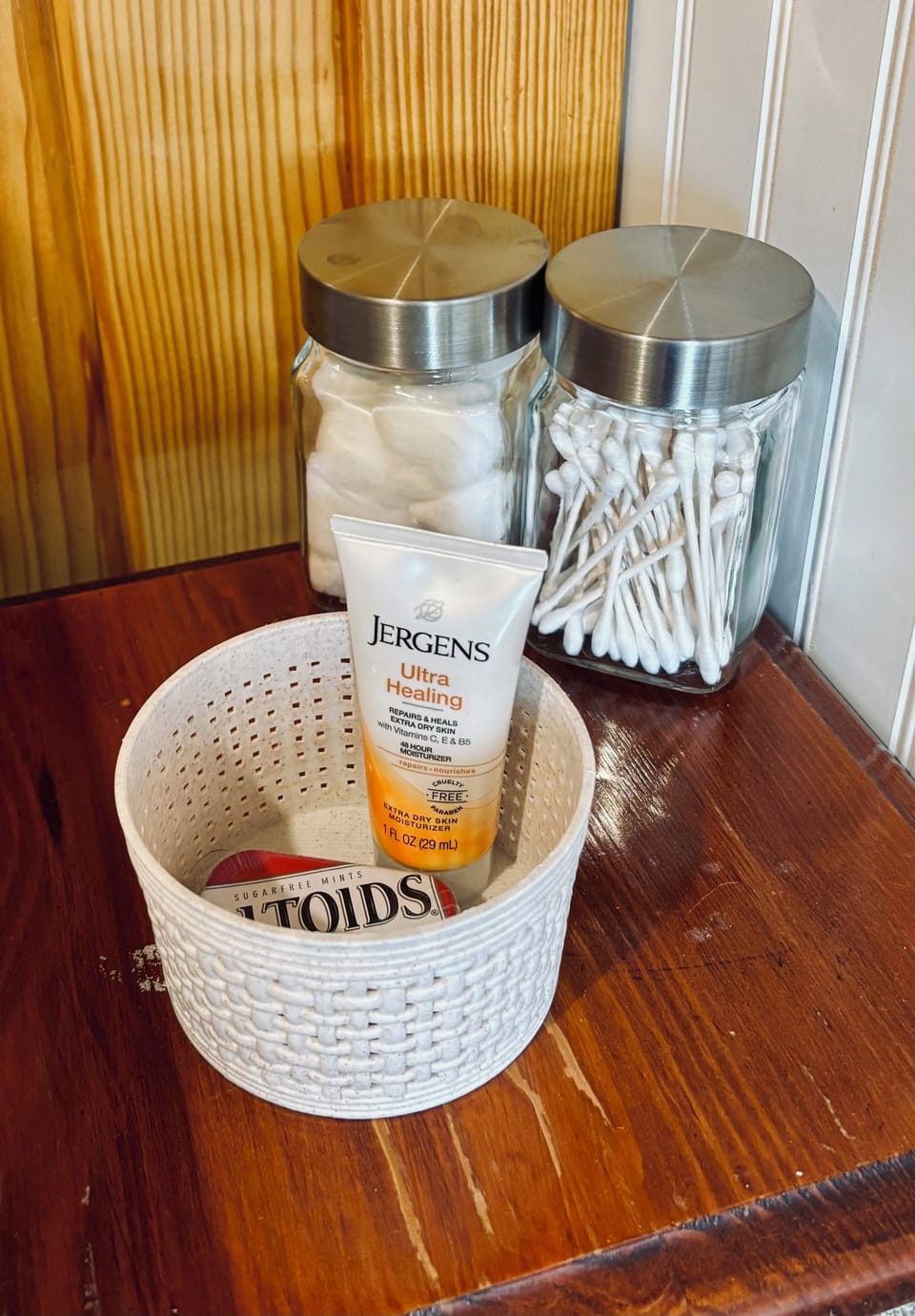 Bathroom amenities