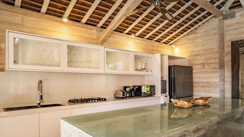 Villa, Pool View | Private kitchen | Microwave, stovetop, electric kettle, cookware/dishes/utensils