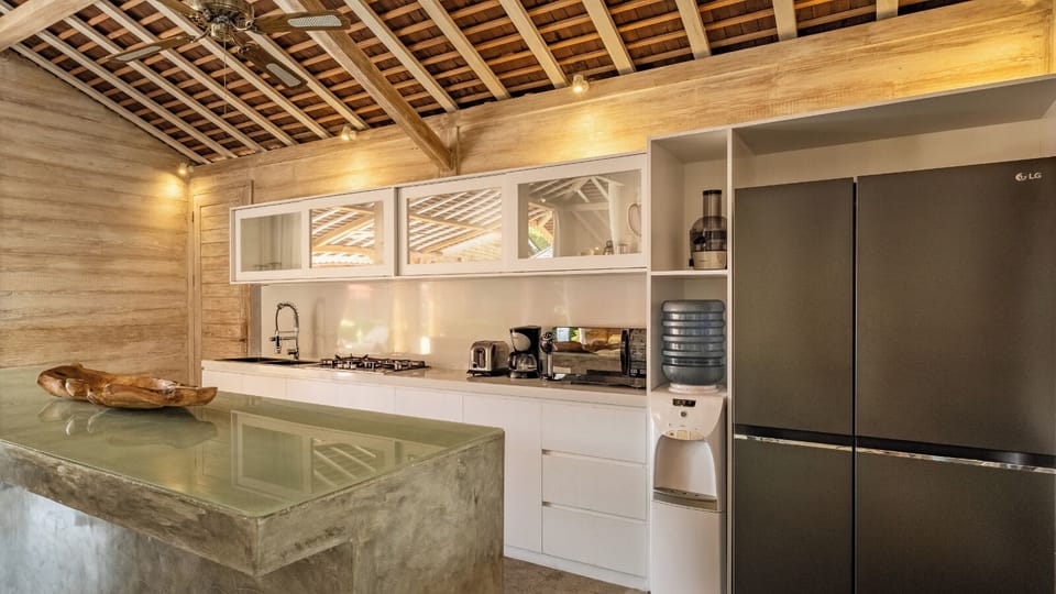Villa, Pool View | Private kitchen | Microwave, stovetop, electric kettle, cookware/dishes/utensils