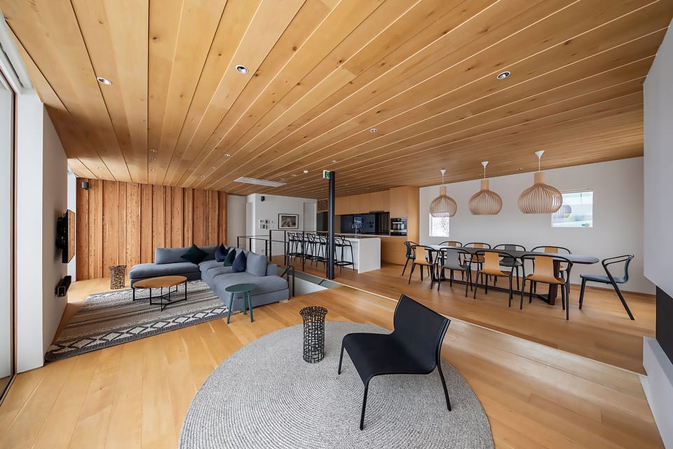 House, 5 Bedrooms | Living area