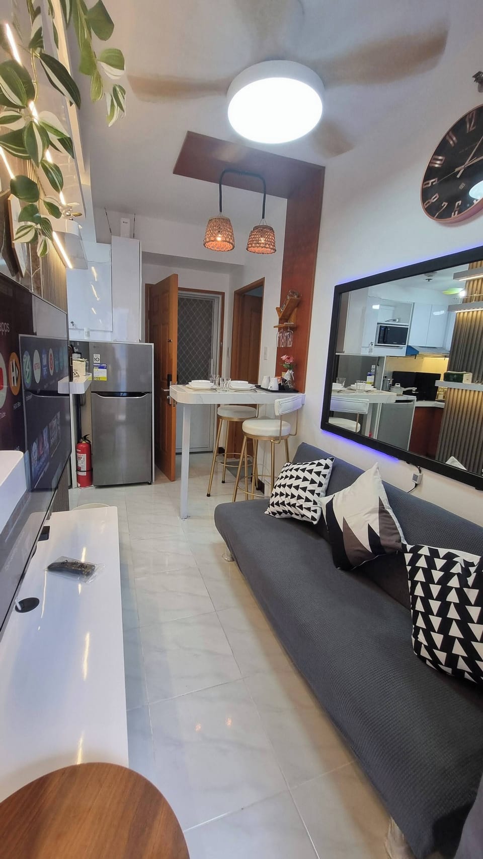 Condo, 1 Bedroom, Accessible | Living room