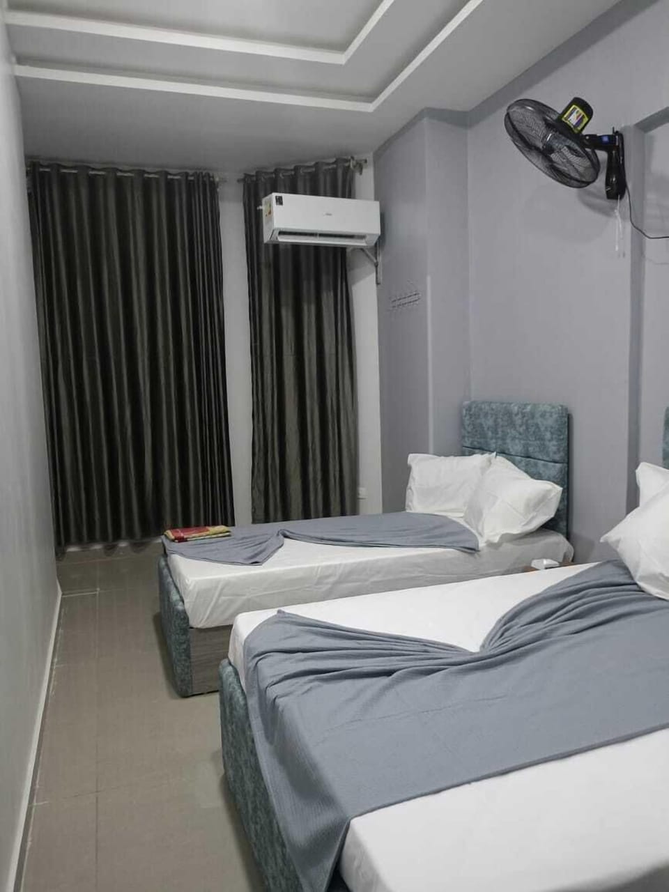 Twin Room | Iron/ironing board, free WiFi