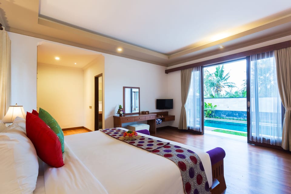 Deluxe Double Room, 1 King Bed, Pool View | Premium bedding, free WiFi, bed sheets