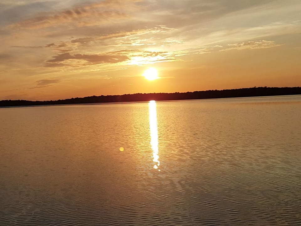 Golden Sunset Over Berford Lake – End your day with a breathtaking sunset over the calm waters of Berford Lake. The peaceful setting and vibrant reflections make for the perfect spot to unwind and soak in the natural beauty of the Bruce Peninsula.