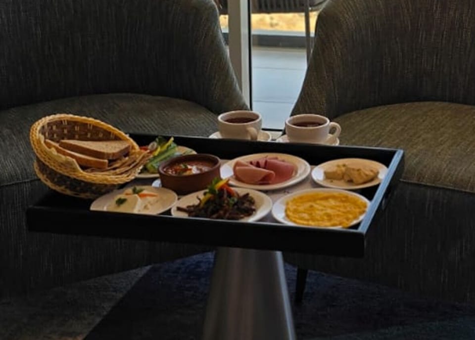 Full breakfast for a fee on weekends