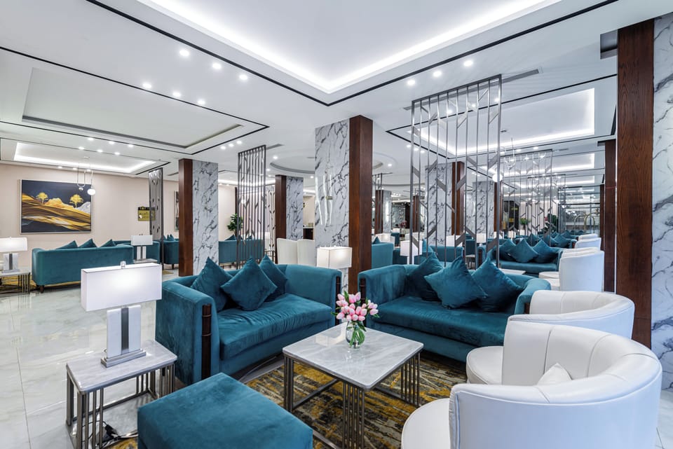 Lobby lounge