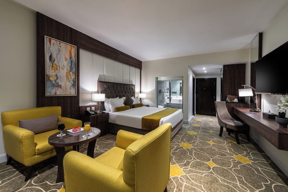 Deluxe Room, Mountain View | Premium bedding, soundproofing, iron/ironing board, free WiFi