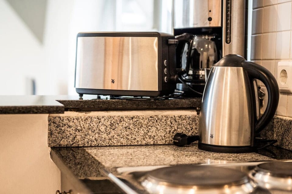 Natürlich darf ein leckerer Kaffee oder Tee morgens nicht fehlen, dafür haben wir alles nötige  für euch da.