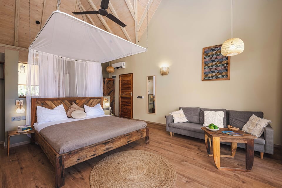 Luxury Studio Suite | In-room safe, desk, laptop workspace, free WiFi