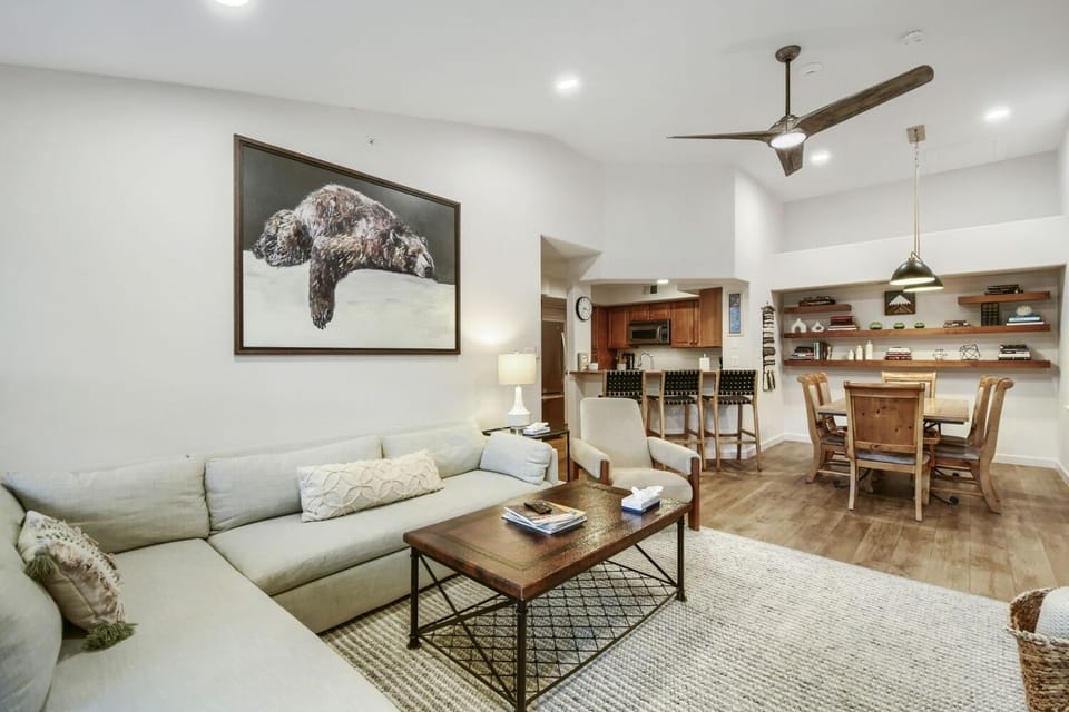 Condo, 3 Bedrooms | Living area | Smart TV