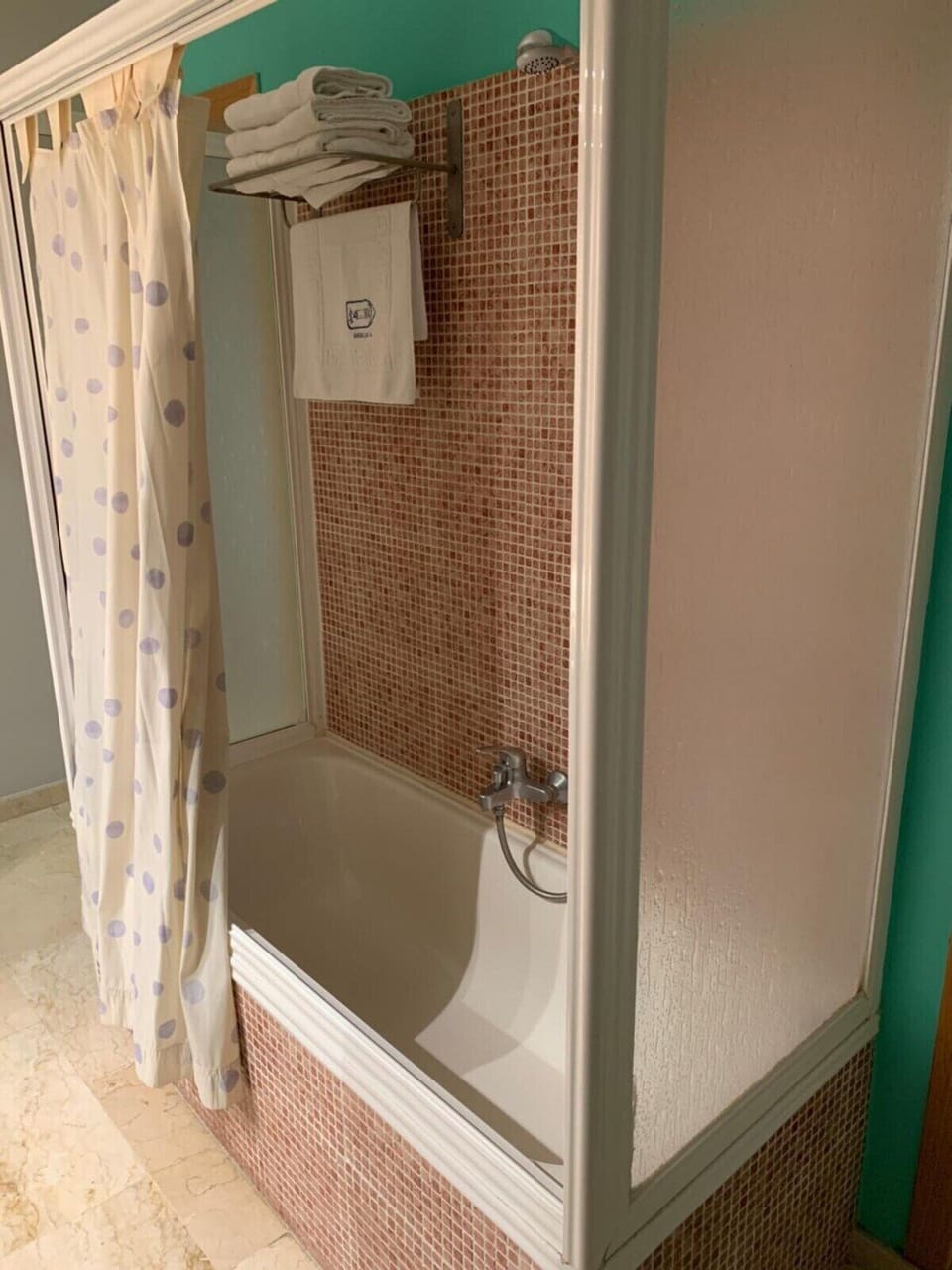 Classic Twin Room | Bathroom