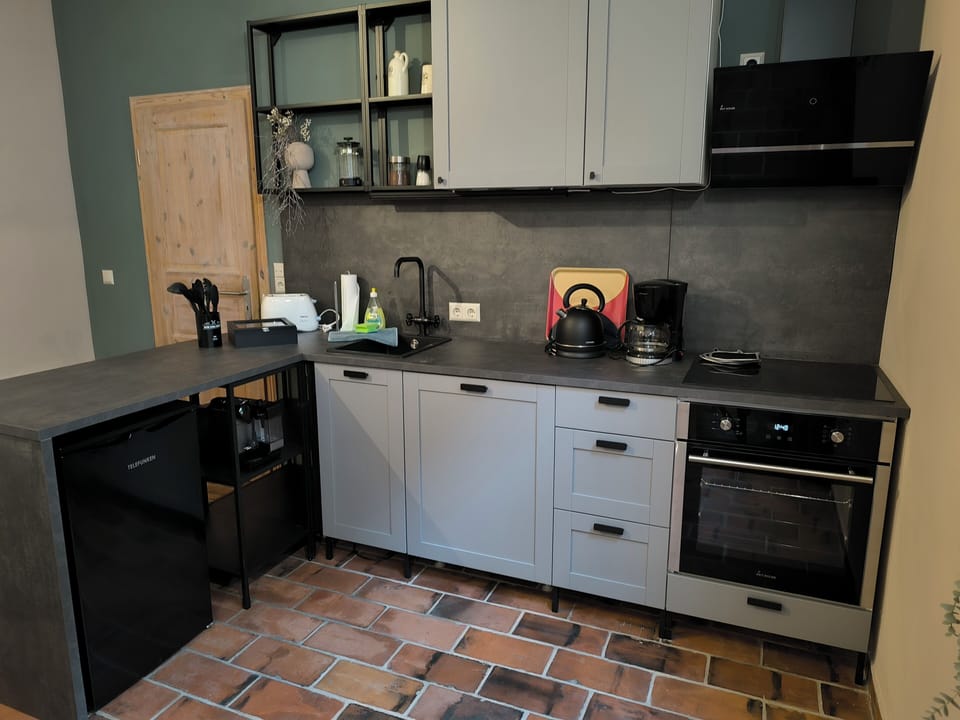 Studio, 1 Bedroom, Smoking, Patio | Interior