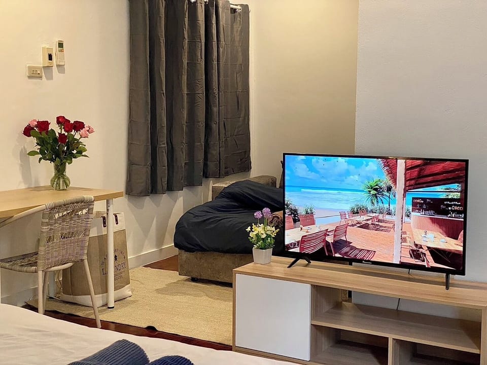 Deluxe Room | Desk, laptop workspace, soundproofing, free WiFi