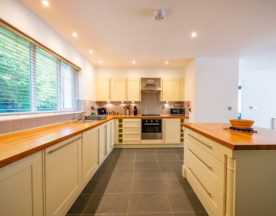 Large modern kitchen