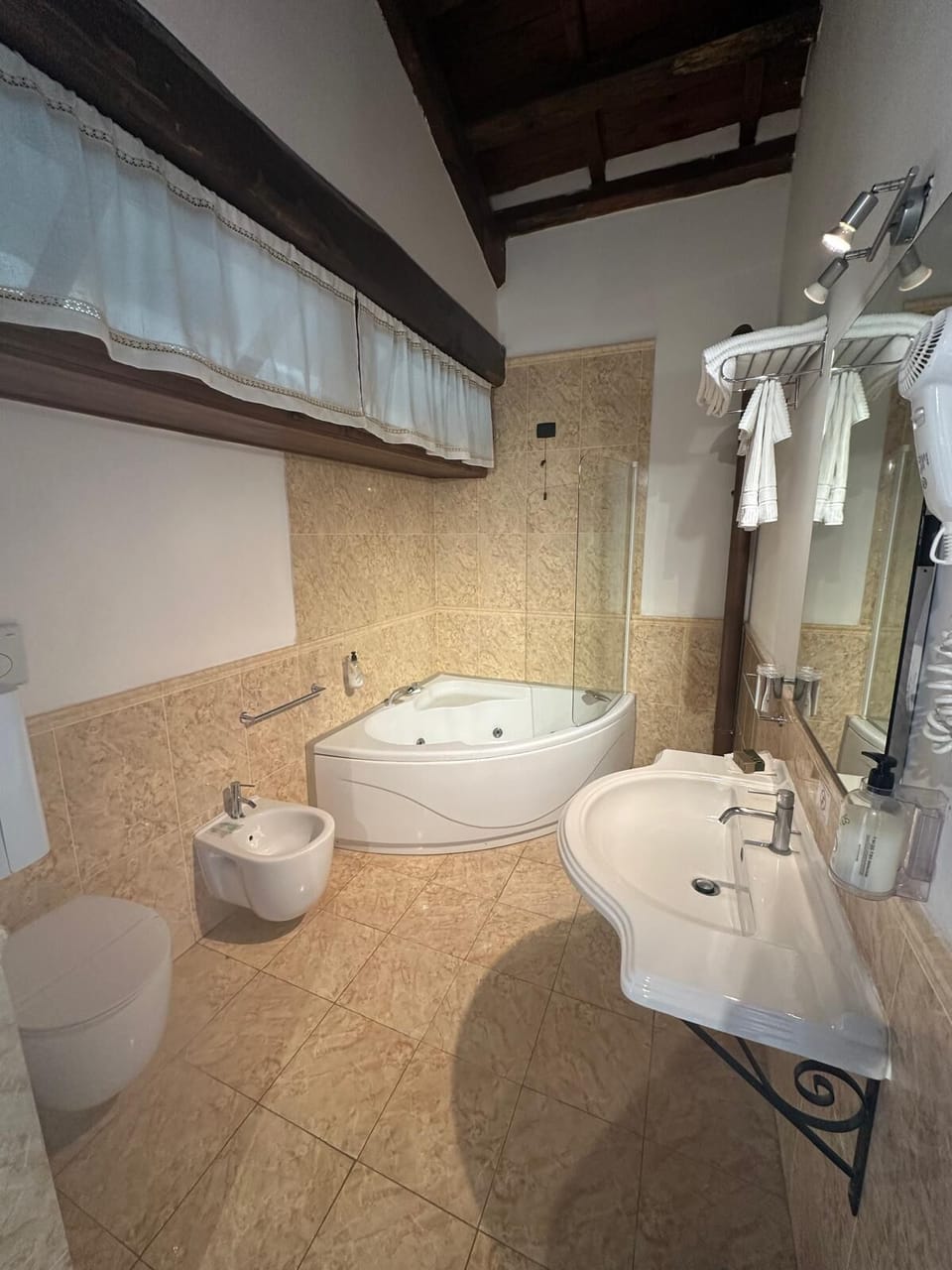Superior Double or Twin Room, Patio, Sea View | Bathroom | Shower, free toiletries, hair dryer, bidet