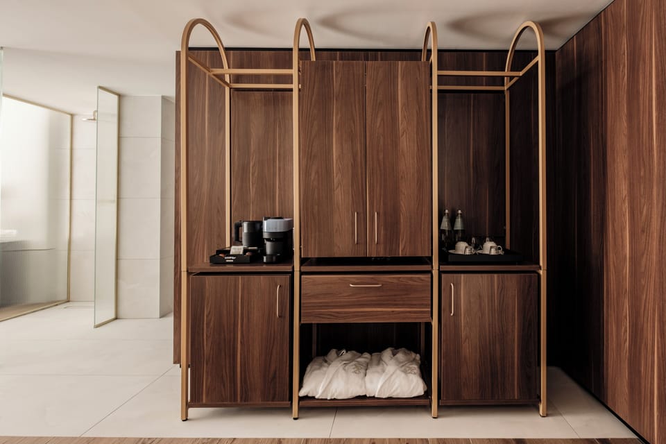 Premium bedding, pillowtop beds, minibar, in-room safe