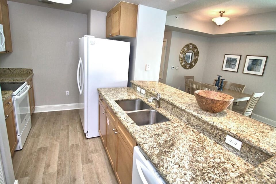 Condo, Multiple Beds (Aqua Resort 1111) | Private kitchen | Oven, toaster, cookware/dishes/utensils