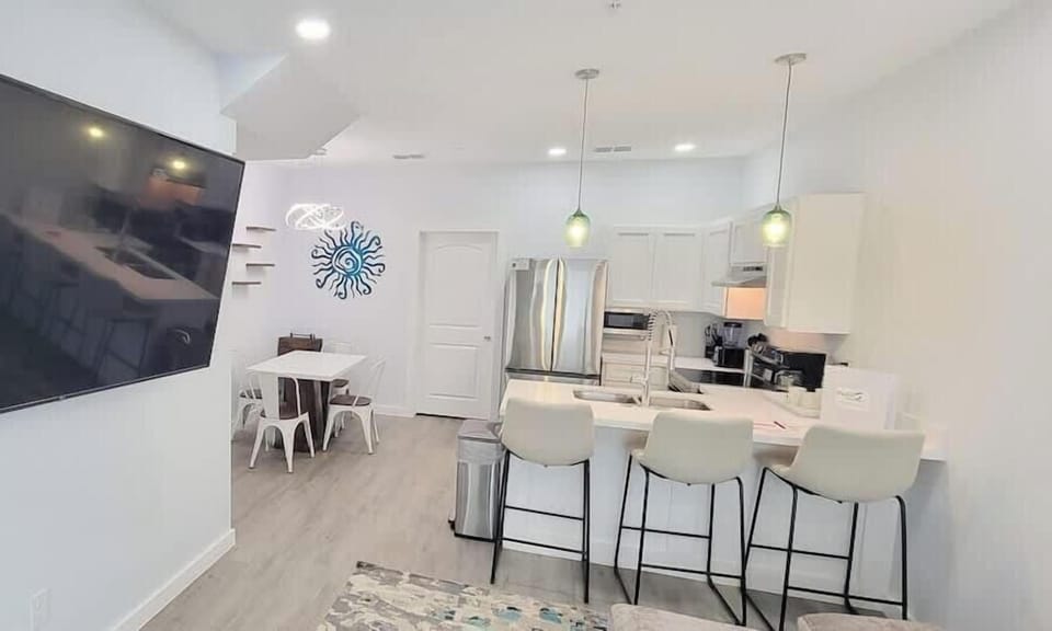 Townhome, Multiple Beds, Kitchen, Garden View (Villas de Laguna 2) | Interior