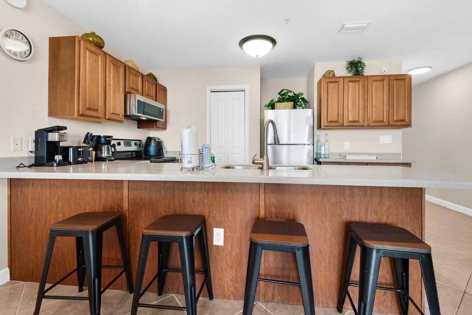 Condo, 1 King Bed with Sofa bed (Beach Resort 514) | Private kitchen