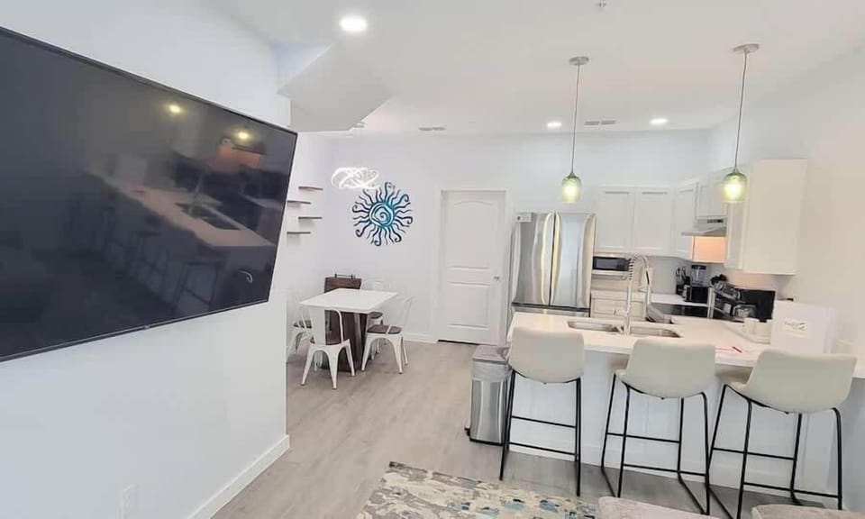 Condo, Multiple Beds, Kitchen, Garden View (Villas de Laguna 4) | Interior
