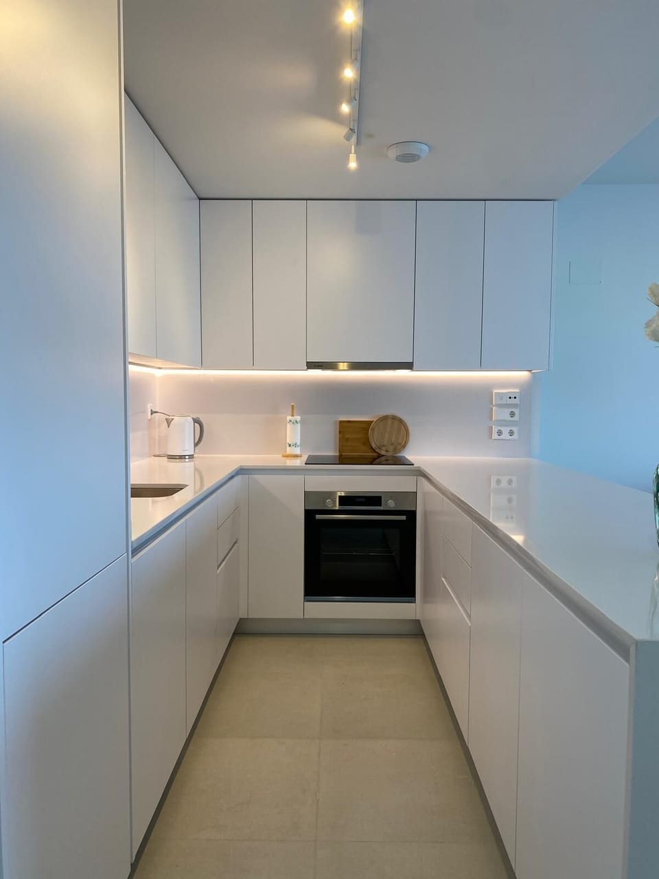 Large open kitchen with high end appliances