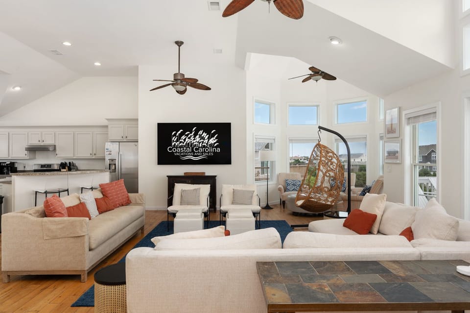 WH386: Sea Forevermore | TL Living Area