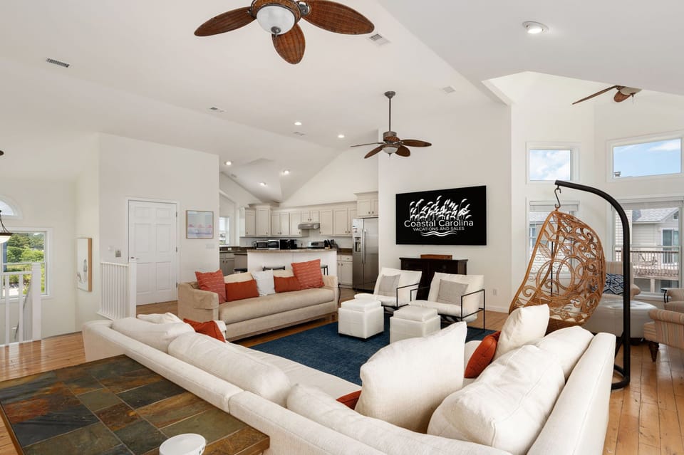 WH386: Sea Forevermore | TL Living Area