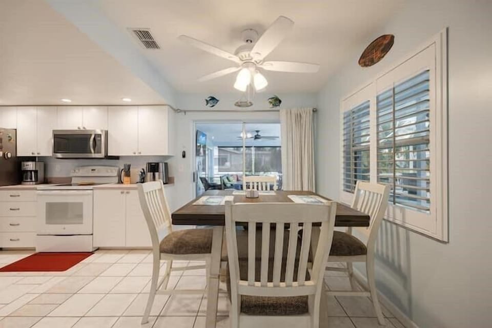Breakfast Nook