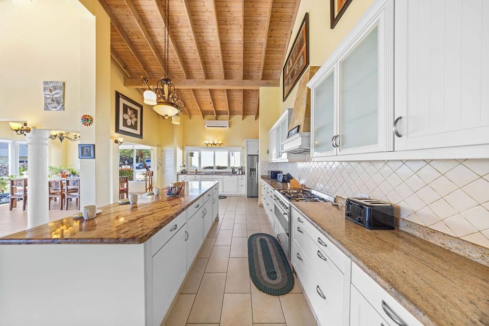 A bright and inviting kitchen, ideal for family meals.