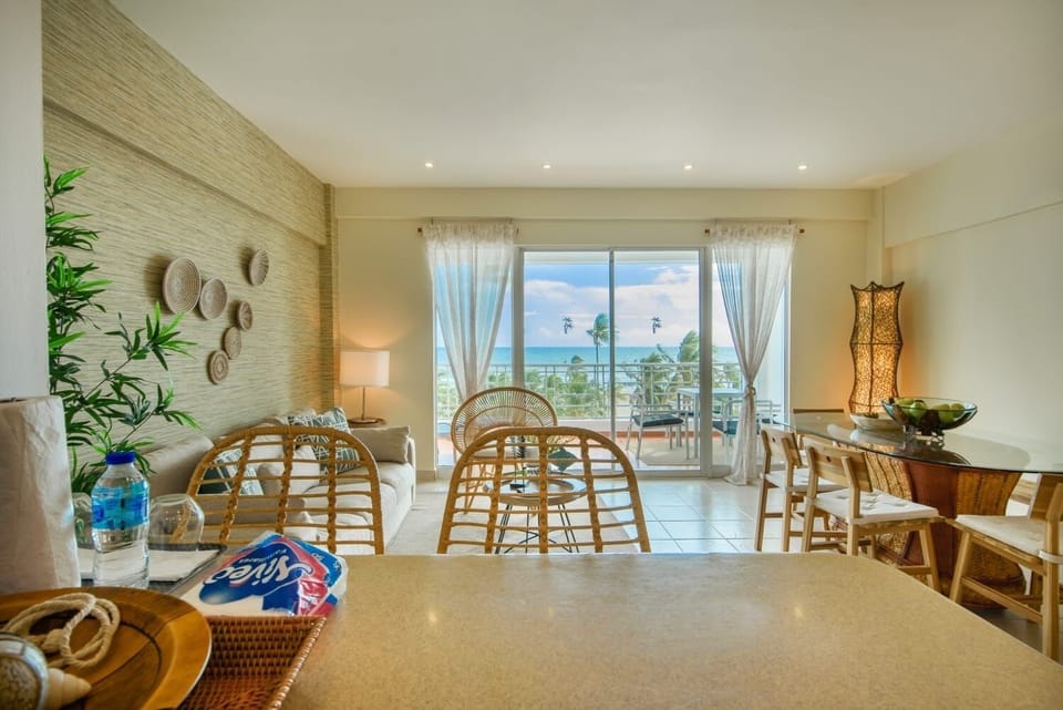 Classic Apartment, 2 Bedrooms, Balcony, Beach View | In-room dining