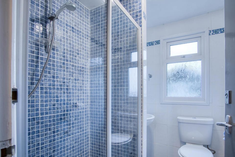 Swanbrook - 2 Bedroom Chalet- Freshwater East (24629)