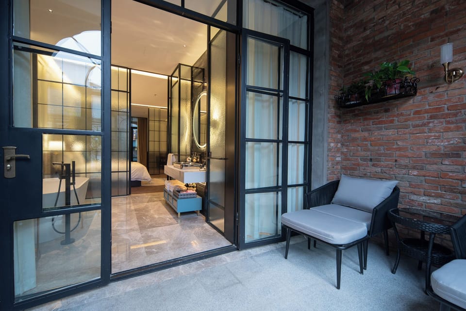 Signature Double Room, Courtyard View | Terrace/patio