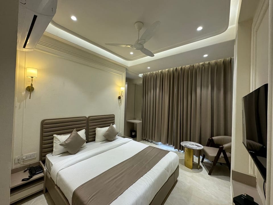 Deluxe Double Room | Soundproofing