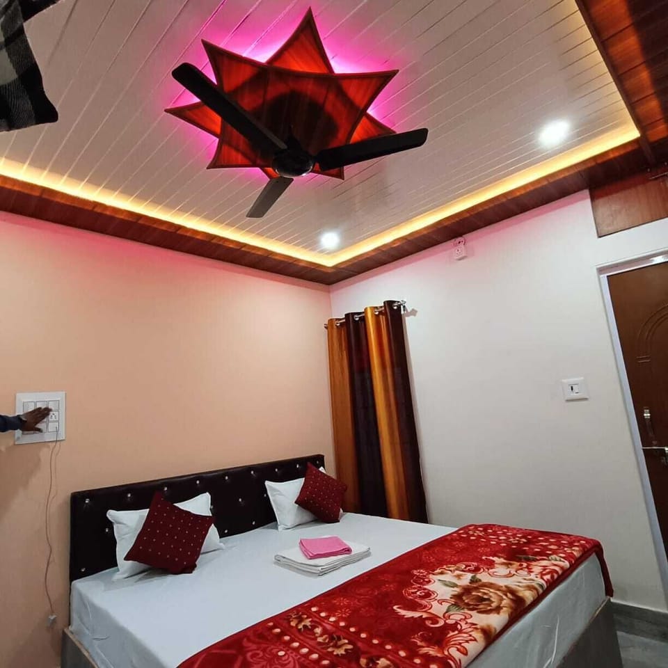 Deluxe Room, Balcony | Desk, free WiFi