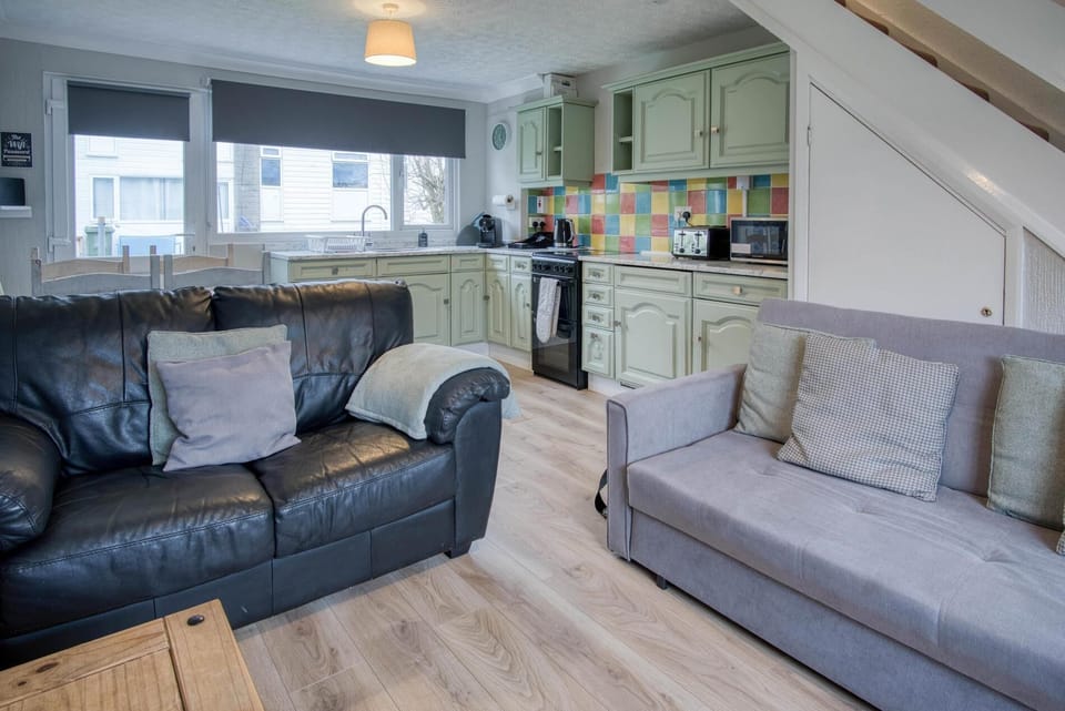 2 bedrooms, bed sheets