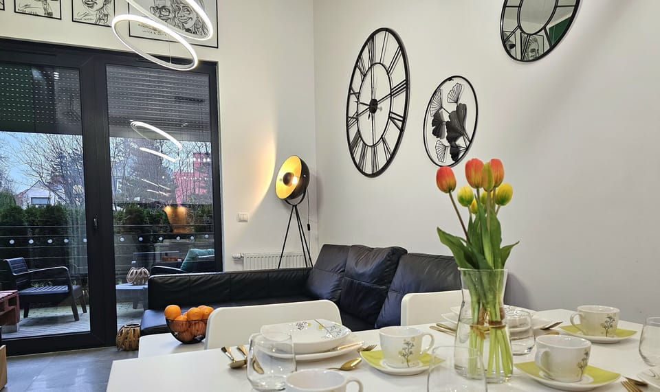 Comfort Apartment | Living area | Flat-screen TV