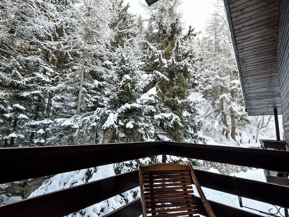 Wood, Winter, Glacial Landform, Freezing, Snow, Ice Cap, Hardwood, Log Cabin, Plank, Lumber
