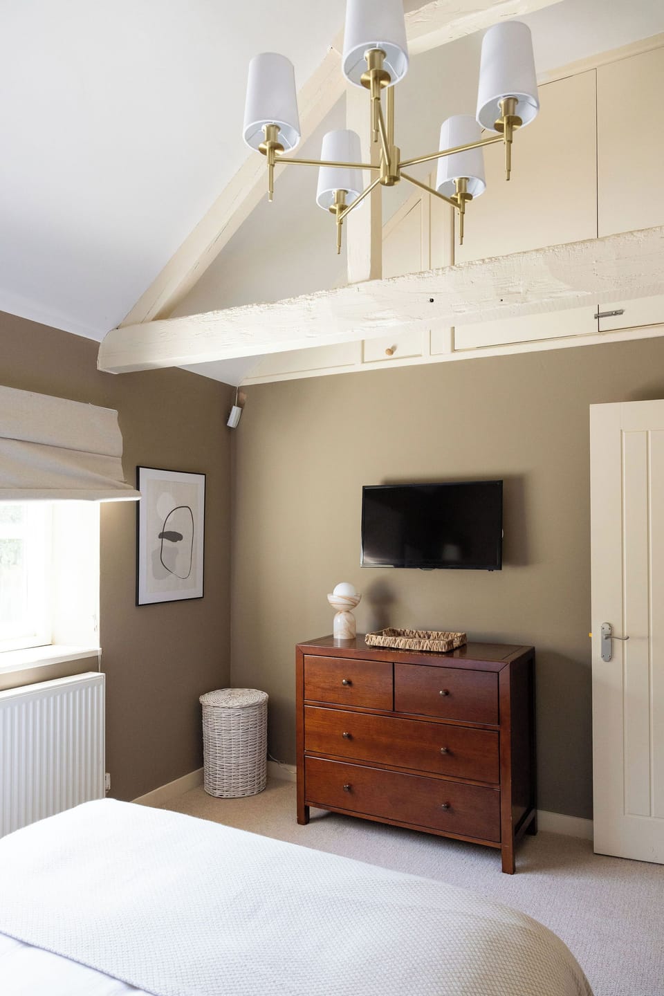 Bedroom with smart TV 