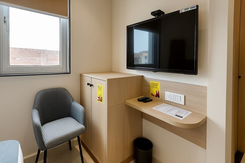 Luxury Twin Room | Travel crib, free WiFi, bed sheets