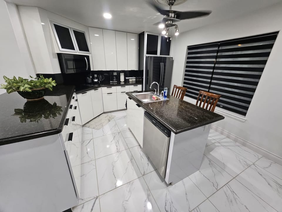 House | 3 bedrooms, desk, high-speed internet