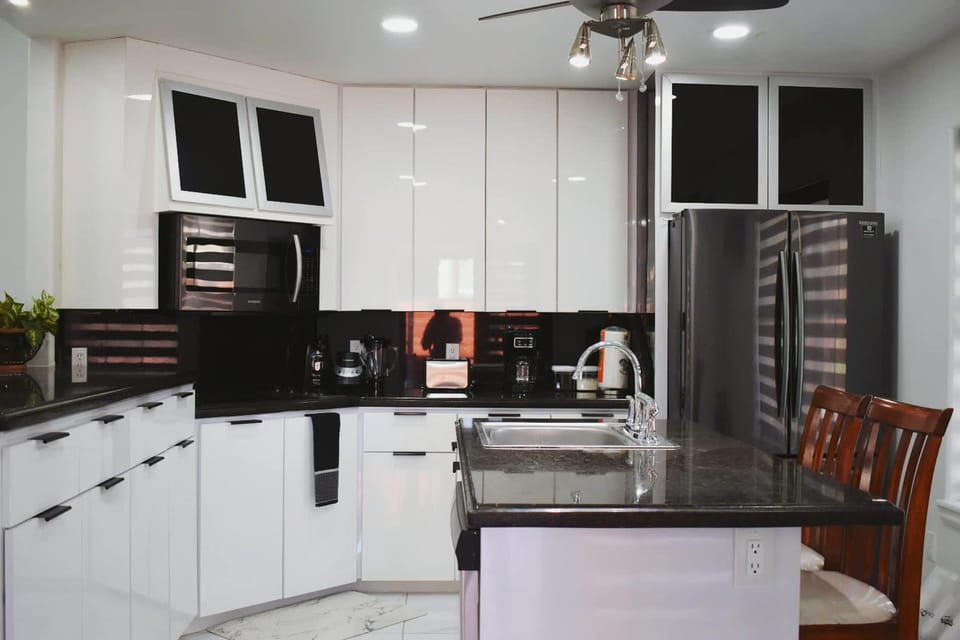 House | 3 bedrooms, desk, high-speed internet