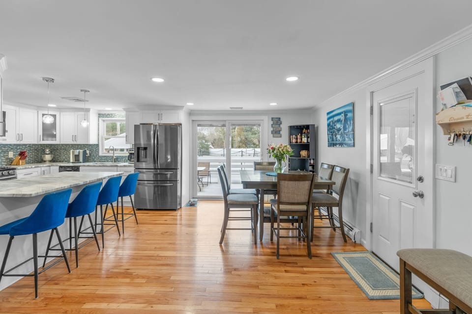 kitchen dining room