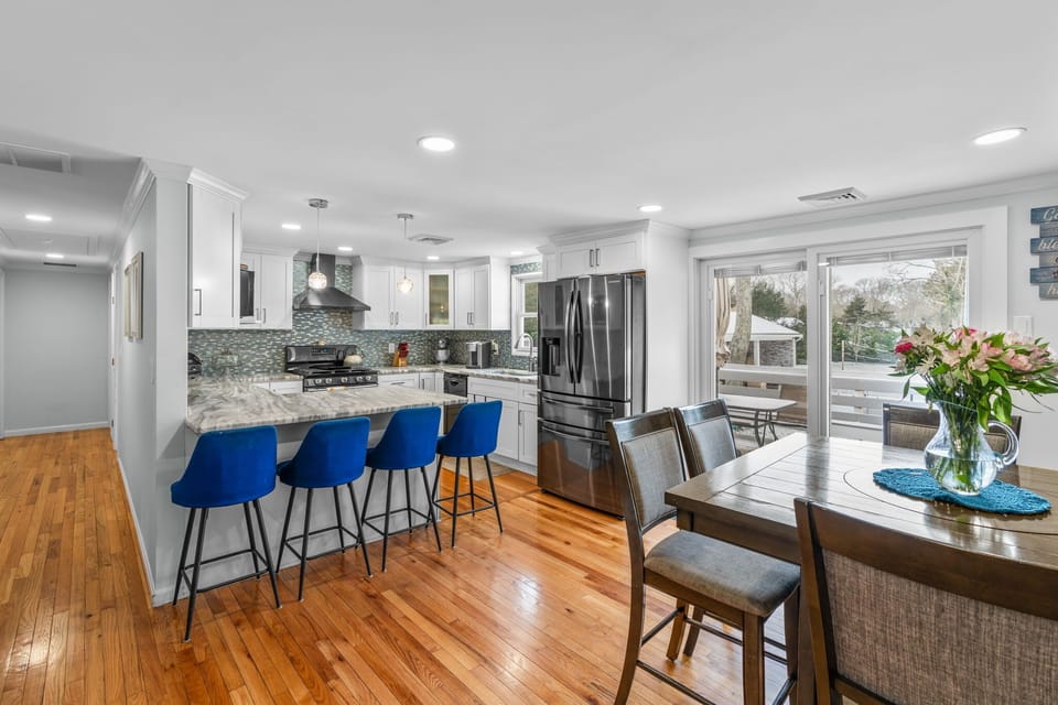 full kitchen