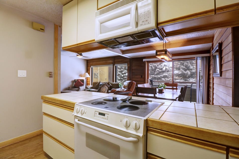 Condo, 2 Bedrooms | Private kitchen | Fridge, coffee/tea maker